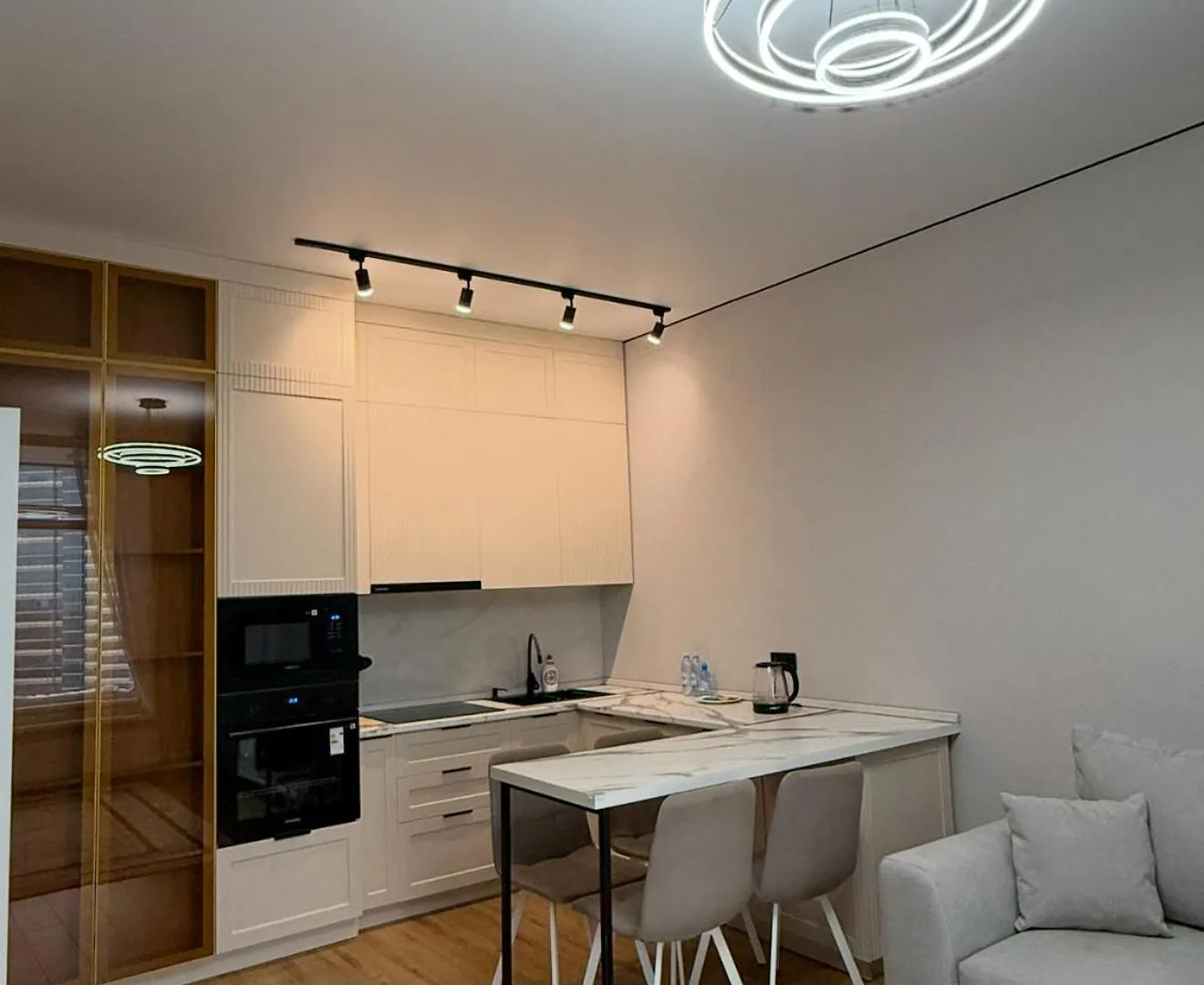 Апартаменты Район Хан Шатыра, Зеленый Квартал, Центр Нейрохирургии Nur-Sultan  Apartment